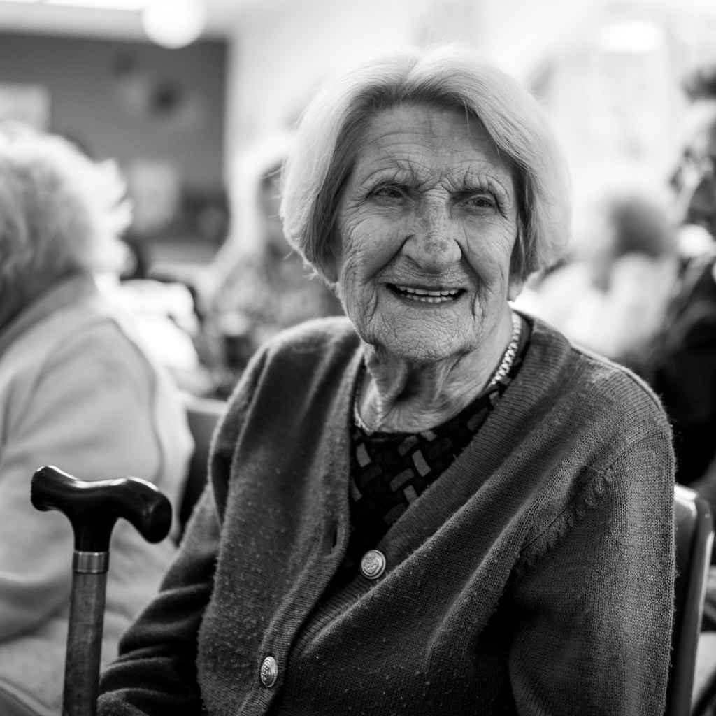 résidence autonomie retraite autonomie personnes âgées vieilles vieux Ehpad  Saint Martin d'Uriage 38410 Marie-Rose Gilles photographe photographie portrait