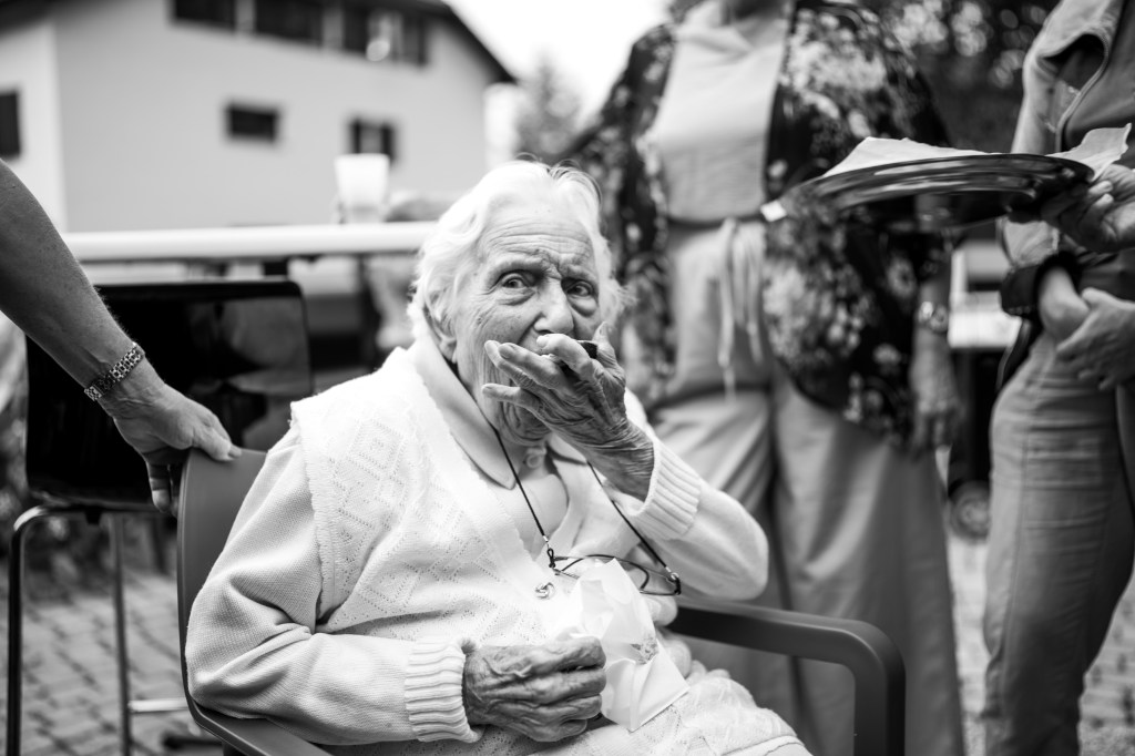 résidence autonomie retraite autonomie personnes âgées vieilles vieux Ehpad  Saint Martin d'Uriage 38410 Marie-Rose Gilles photographe photographie portrait